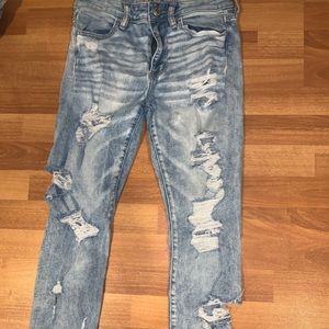 AMERICAN EAGLE - light wash ripped jeans